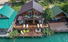 Hakuna Matata Apartments